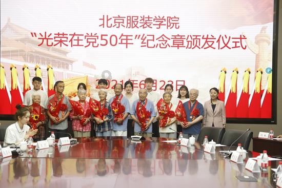 怎样看待蔡徐坤被授予中牙友好大使称号?- 热门社区讨论平台